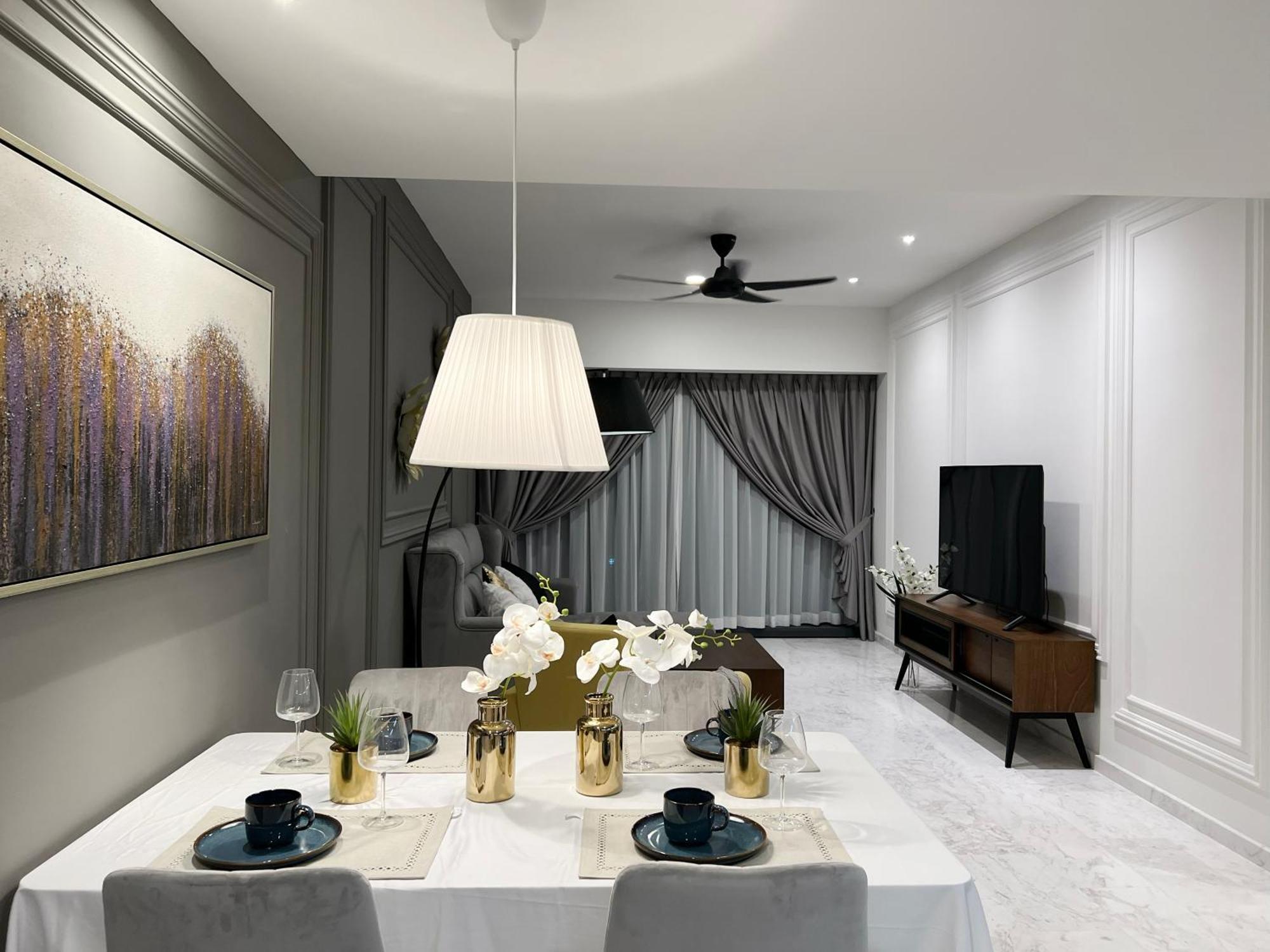 Pangsapuri The Eaton Residences By Times 8 *